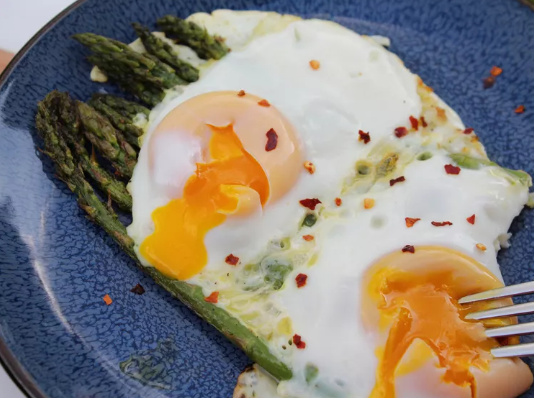 Asparagus and Eggs